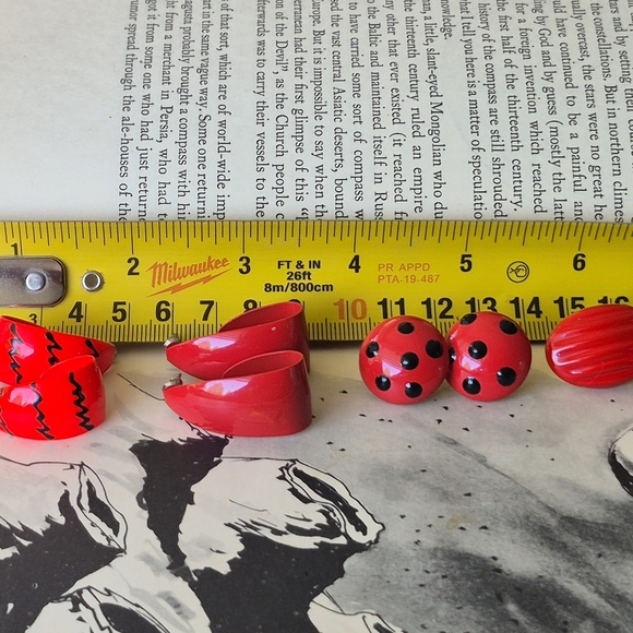 Bundke Of 4 Red Pair Of Earrings - Picture 7 of 7